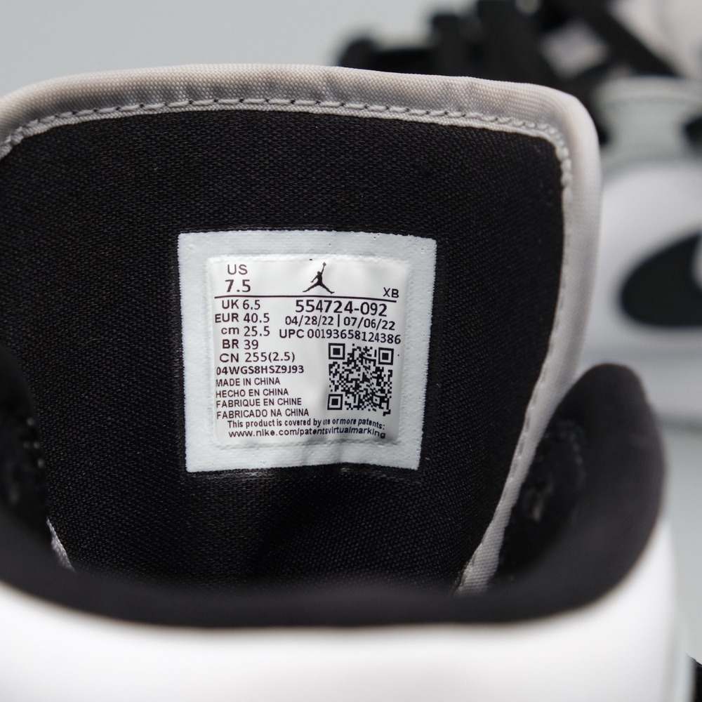 Jordan 1 Mid Mens Grey White Black 554724-092 Streetwear 7.5 Sneaker - Picture 5 of 11